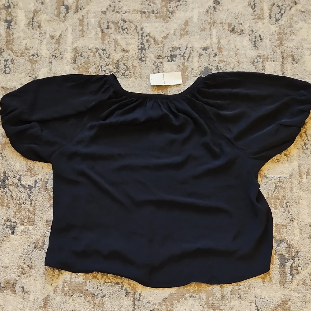 Abercrombie & Fitch Black Short-Sleeve Button Blouse